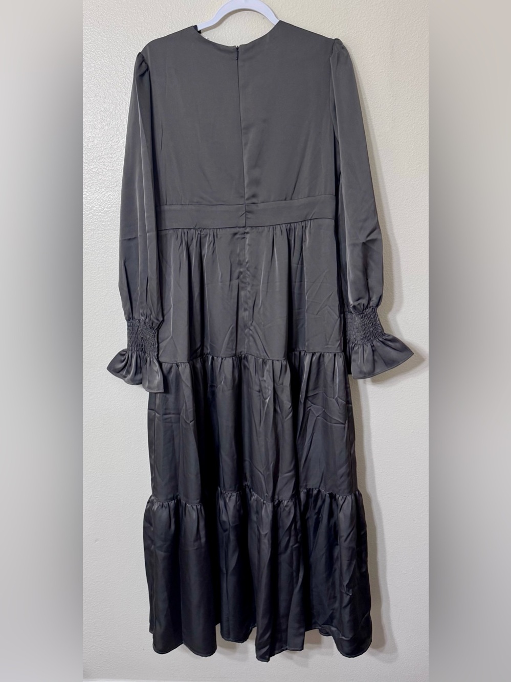 NWT Zahraa The Label Charcoal Tiered Maxi Dress L Smocked Cuff - Picture 10 of 10